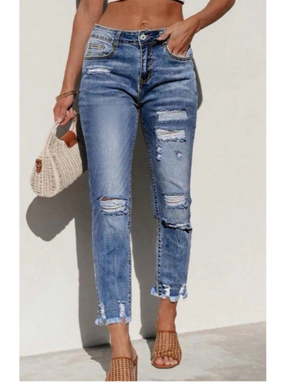 Women's Straight Leg Distressed Denim Jeans With Pockets And Frayed Hem, XS